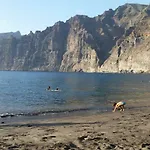 Апартаменты Romantic Retreat With Marine View