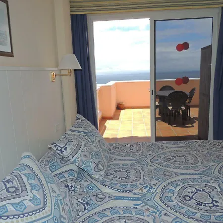 Romantic Retreat With Marine View *
