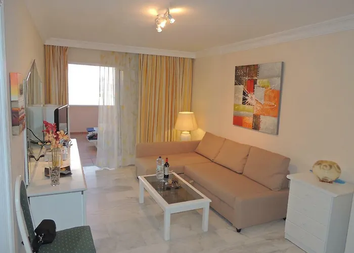 Romantic Retreat With Marine View *