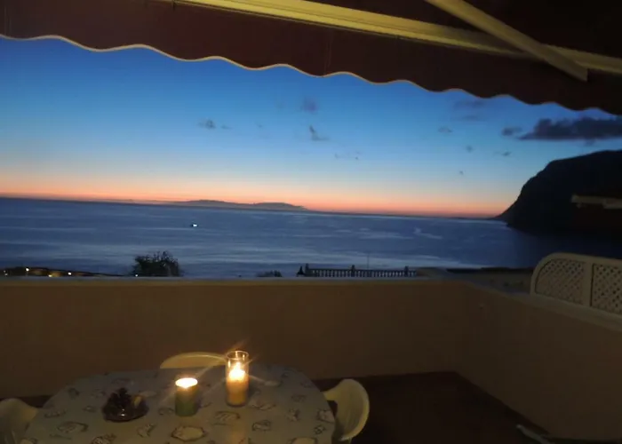 Romantic Retreat With Marine View Apartment *