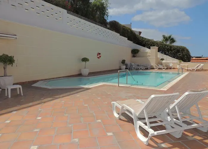 Romantic Retreat With Marine View *