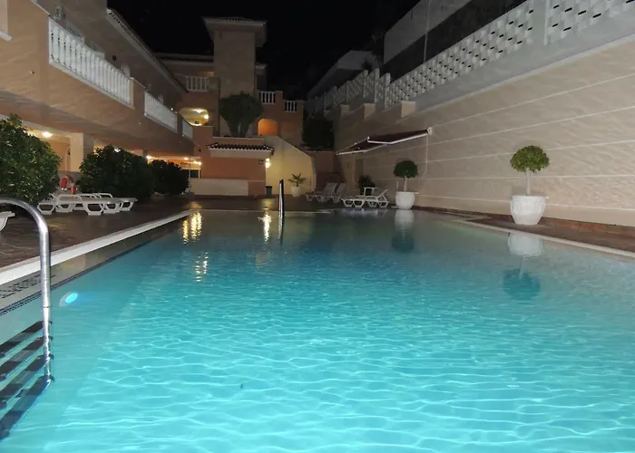 Romantic Retreat With Marine View