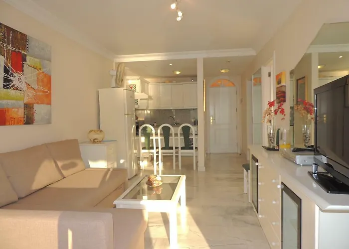 Apartment Romantic Retreat With Marine View