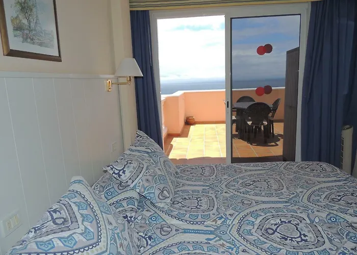 Romantic Retreat With Marine View *