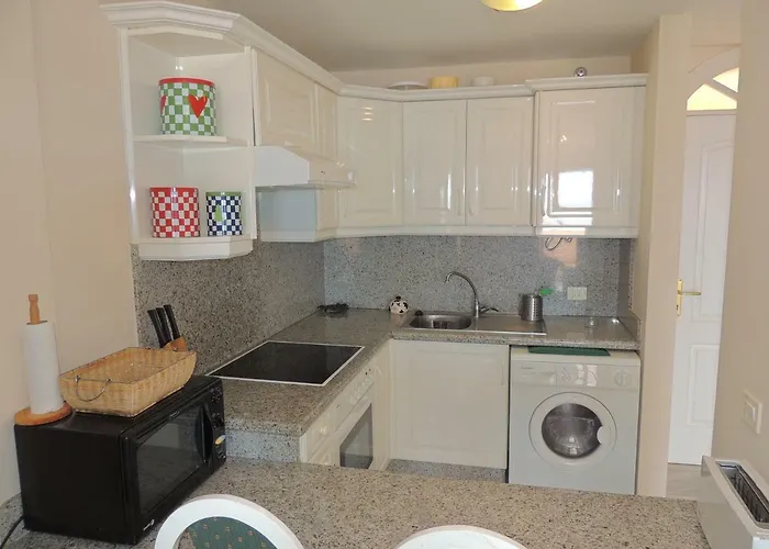 Romantic Retreat With Marine View