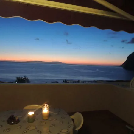 Romantic Retreat With Marine View Lejlighed *